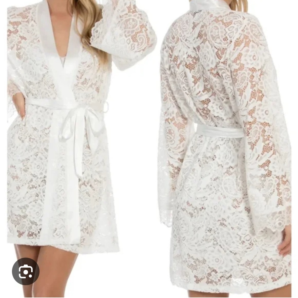 White Lace robe size small